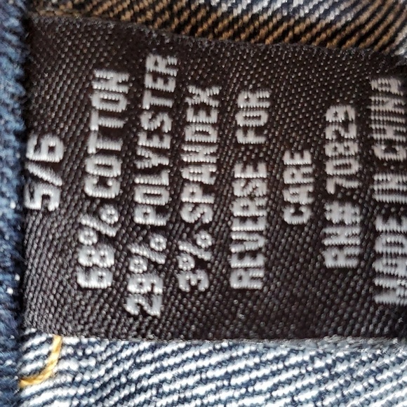 Rue 21 distressed low-rise5 pocket shorts Sz 5/6. Preloved EUC - Picture 13 of 14